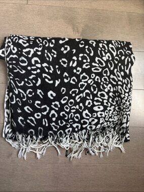 Black & White Leopard Print Fringe Scarf